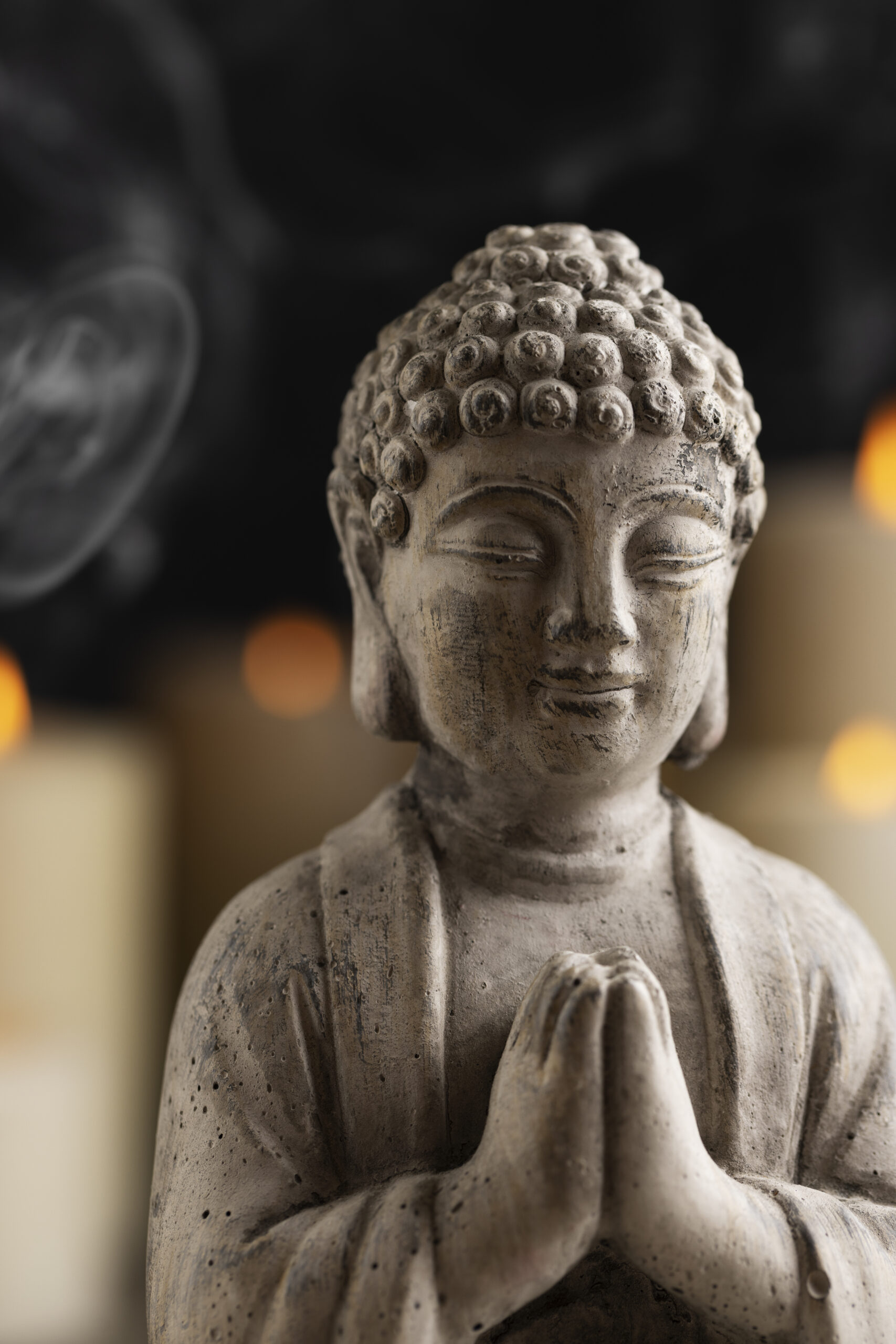vue-de-la-statuette-de-bouddha-pour-la-tranquillite